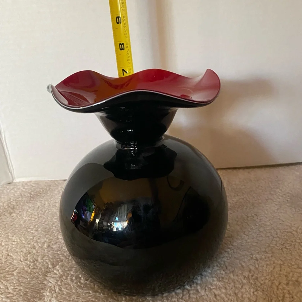 Bulbous hand blown Art Glass, Black with Red Wave Vase